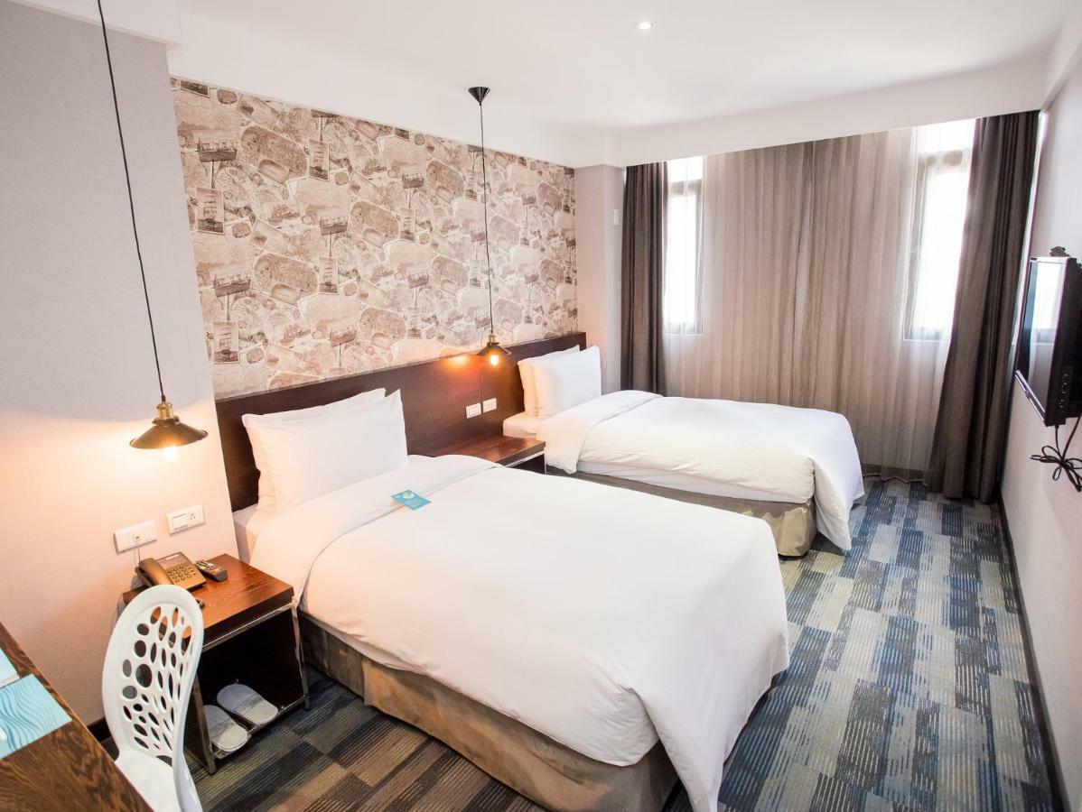 Khan Hotel Kaohsiung Bagian luar foto