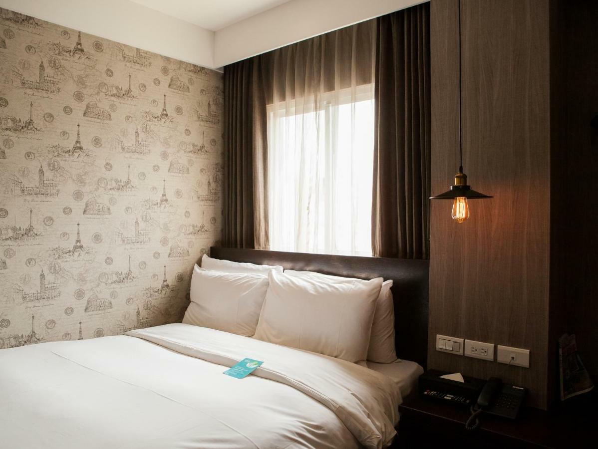 Khan Hotel Kaohsiung Bagian luar foto