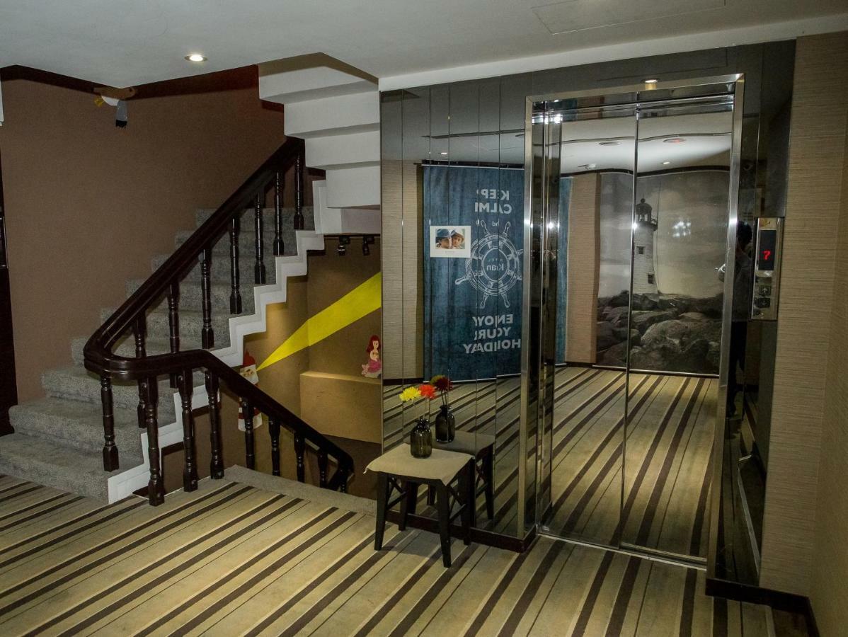 Khan Hotel Kaohsiung Bagian luar foto