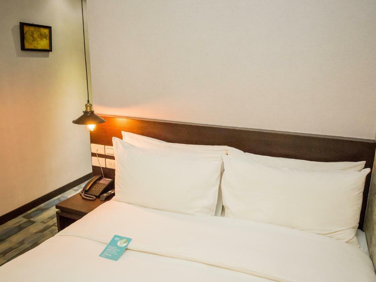 Khan Hotel Kaohsiung Bagian luar foto