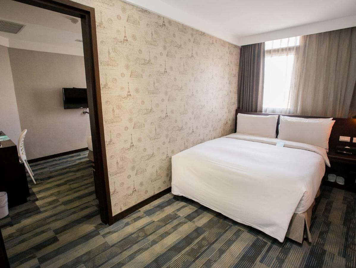 Khan Hotel Kaohsiung Bagian luar foto